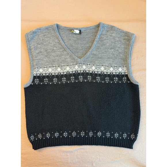 MJ SPORT LD Other - Vintage Mens Fair Isle V Neck Sweater Vest Gray Black Preppy Argyle Holiday Knit